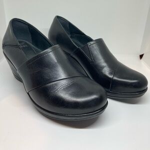 Women's Dansko Leather Black Slip-On clogs/wedges Shoes Sz 37